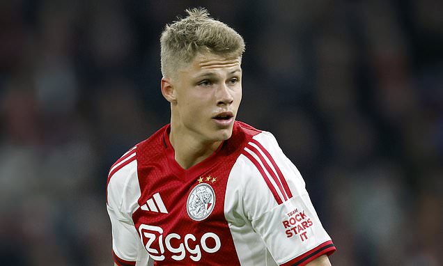 Newcastle Land Ajax Wonderkid Sean Steur