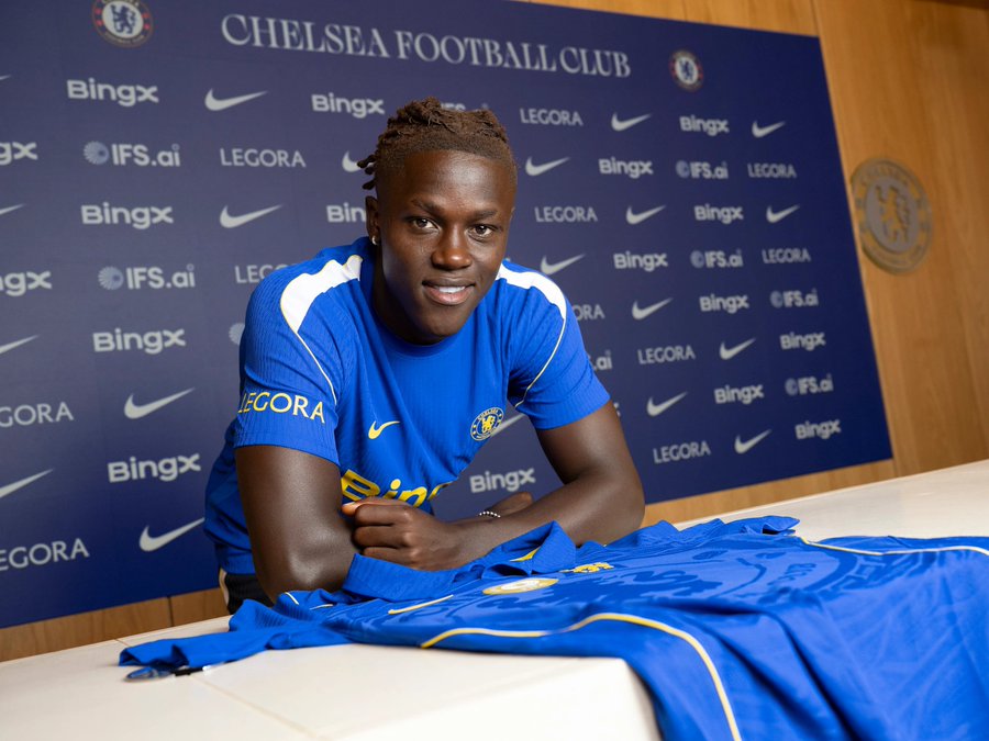 Chelsea Confirm Quenda in Long-Term Deal